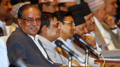 ১৯৯৬ থেকে ২০০৬ পর্যন্ত প্রচণ্ড নেপালে সশস্ত্র সংগ্রামে নেতৃত্ব দিয়েছিলেন।