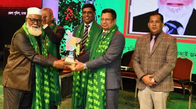 ঢাকা জেলার ২০ জন বীর মুক্তিযোদ্ধা পুলিশ সদস্যকে সংবর্ধনা দেয়া হয়। আইজিপি তাদের হাতে সম্মাননা স্মারক তুলে দেন।