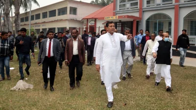  মাঠ পরিদর্শনে প্রধানমন্ত্রীর সহকারী একান্ত সচিব-২ গাজী হাফিজুর রহমান লিকু