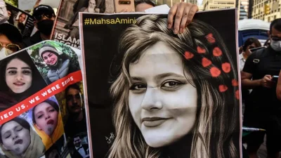 ইরানে চলমান বিক্ষোভে নারীরা গুরুত্বপূর্ণ ভূমিকা পালন করছেন।