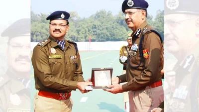 এ জন্য তাকে তার ঊর্ধ্বতন পুলিশ কর্মকর্তা কর্তৃক পুরস্কৃত করা হয়।