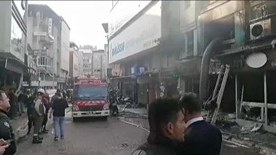 সন্ধ্যায় রেস্টুরেন্টের গ্যাসের নল থেকে অদ্ভুত গন্ধ পেয়েছিলেন এবং তার কিছুক্ষণ পরই বিস্ফোরণ ঘটে।