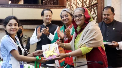 বই বিতরণের কার্যক্রম উদ্বোধন করেছেন প্রধানমন্ত্রী শেখ হাসিনা। ছবি: ফোকাস বাংলা