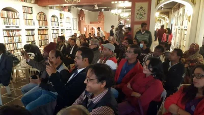 প্রকাশ পেলো &lsquo;হানড্রেড পোয়েটস অ্যারাউন্ড দ্য ওয়ার্ল্ড ফর লাভ&rsquo;