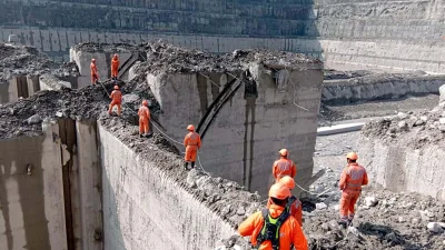 ২০০৯ সালে তপোবন হাইড্রোপাওয়ার প্ল্যান্টে সুড়ঙ্গে ফুটো হয়ে প্রচুর জল বেরিয়ে যায়।