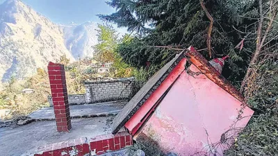 ভয়ংকর অবস্থায় উত্তরাখণ্ডের জোশীমঠ। 