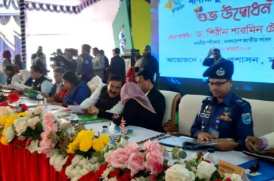 মাদারীপুরে বক্তব্য দিচ্ছেন স্পিকার। ছবি: ইত্তেফাক