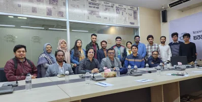 প্রশিক্ষণ কর্মশালায় দৈনিক ইত্তেফাক ডিজিটালের সংবাদকর্মীরা। ছবি: ইত্তেফাক