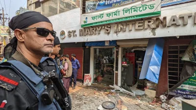 রাজধানীর মগবাজারে বিস্ফোরণ। ছবি: আব্দুল গনি
