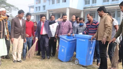 ইত্তেফাকের অনলাইনে সংবাদ প্রকাশের পর টনক নড়ে কর্তৃপক্ষের। ছবি: ইত্তেফাক