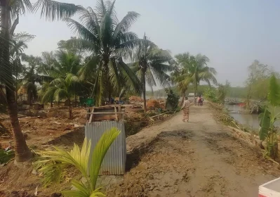 বহু বছর ধরে এখানে বসবাস করে আসছিল ২৪টি দরিদ্র পরিবার। ছবি: ইত্তেফাক