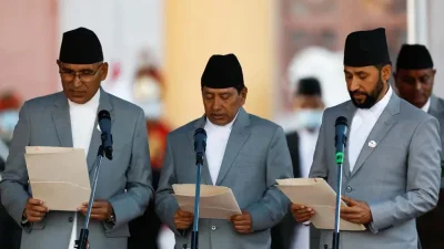 নাগরিকত্ব আইন ভঙ্গ করায় নেপালের উপপ্রধানমন্ত্রী রবি লামিচানেকে সব দায়িত্ব থেকে সরিয়ে দেওয়ার নির্দেশ দিয়েছেন দেশটির সুপ্রিম কোর্ট।