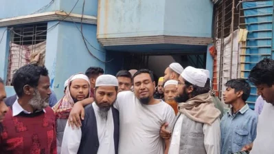 বীর মুক্তিযোদ্ধার বাড়িতে স্বজনদের হাহাজারি।
