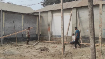 সরকারি জিএস মডেল স্কুল এ্যান্ড কলেজের জায়গা দখল করে আওয়ামী লীগের অফিস নির্মাণের অভিযোগ। ছবি: ইত্তেফাক