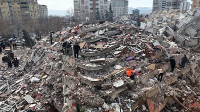 ভূমিকম্পে সড়ক ও অন্যান্য অবকাঠামোর ব্যাপক ক্ষয়ক্ষতি হয়েছে। সংগৃহীত ছবি