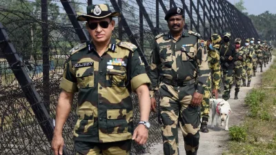 ওই গেটগুলো বিএসএফ সময় অনুযায়ী খোলে আর বন্ধ করে।