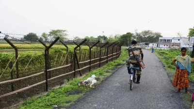 ভারতের পশ্চিমবঙ্গের একটি সীমান্তবর্তী গ্রামের নারী ও শিশুদের ওপরে বিএসএফ সদস্যরা লাঠিচার্জ করেছেন, এই অভিযোগের সরেজমিন তদন্তে শনিবার (১১ ফেব্রুয়ারি) একটি মানবাধিকার সংগঠন সেখানে গিয়েছিল।&nbsp;