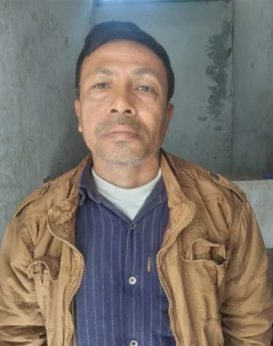 আটক শিক্ষক লুৎফুর রহমান। ছবি: ইত্তেফাক