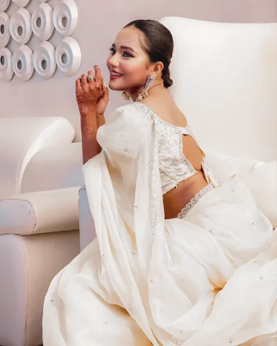 সামিরা খান মাহি