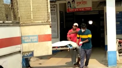ভারতের বাবুর লাশ।ছবি: ইত্তেফাক