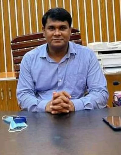 খুলনার দাকোপ উপজেলা নির্বাহী কর্মকর্তার (ইউএনও) মিন্টু বিশ্বাস। ছবি: ইত্তেফাক