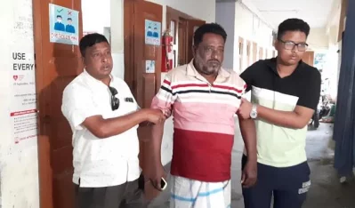 হাসপাতালে সাবেক উপজেলা ভাইস চেয়ারম্যান মিজানুর রহমান। ছবি: ইত্তেফাক