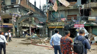 রাজধানীর সায়েন্সল্যাব এলাকায় ভবনে অগ্নিকাণ্ড। সংগৃহীত ছবি