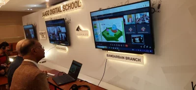 অনলাইন ক্লাসে অংশগ্রহণ করেন সামিট গ্রুপের প্রতিষ্ঠাতা চেয়ারম্যান মুহাম্মদ আজিজ খান। ছবি: ইত্তেফাক