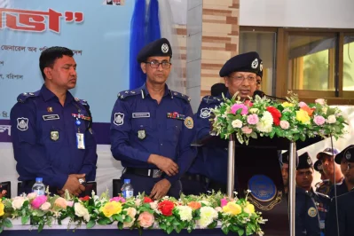 বরিশাল রেঞ্জ ও মেট্রোপলিটনে কর্মরত বিভিন্ন পর্যায়ের কর্মকর্তাদের সাথে মতবিনিময় করেন আইজিপি&nbsp;