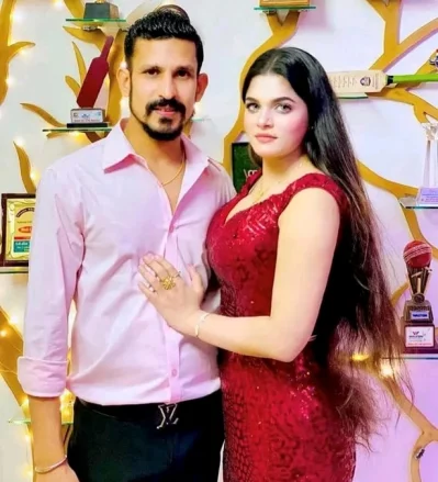 ক্রিকেটার নাসির হোসেন ও তামিমা সুলতানা তাম্মী। সংগৃহীত ছবি