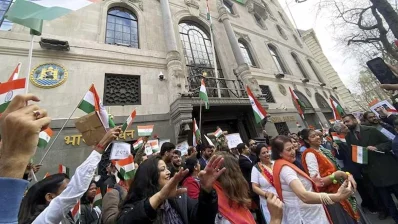 খালিস্তানপন্থীরা লন্ডনে ভারতীয় হাই কমিশনের সামনে আবারও বিক্ষোভ করেছেন।