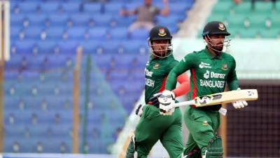 রনি তালুকদার ও লিটন দাস। 