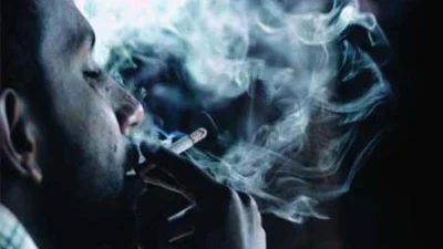 এই কাজ করার আগে গাঁজা টানে অলোক।