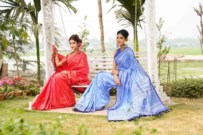 ছবি ও পোশাক: অঞ্জন&rsquo;স
