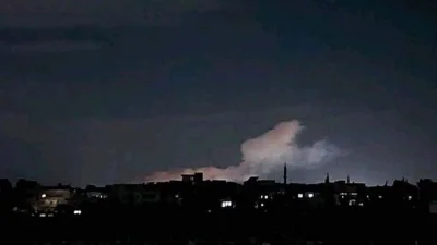 রোববার ভোরে সিরিয়ার হমস প্রদেশের কয়েকটি জায়গায় ইসরায়েলি বিমান হামলায় পাঁচজন সেনা আহত হয়েছেন।