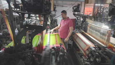 তাঁতীদের প্রধান বাজার আর ঈদে নেই। ছবি: ইত্তেফাক 