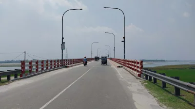কুড়িগ্রামের ফুলবাড়ীর শিমুলবাড়ী এলাকায় নির্মিত ধরলা সেতু। ছবি: ইত্তেফাক