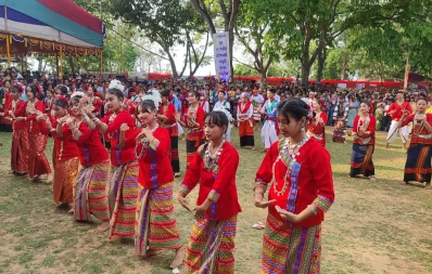 চাকমারা বিজু, ত্রিপুরারা বৈসুক, মারমারা সাংগ্রাই আর তংচঙ্গ্যারা বিষু নামে এ উৎসব পালন করে। ছবি: ইত্তেফাক