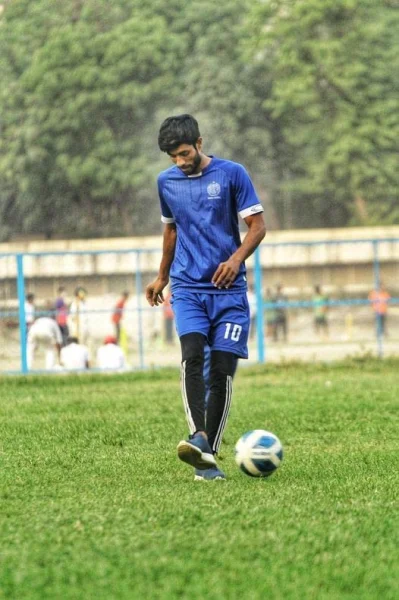 জাতীয় দলের সাবেক স্ট্রাইকার নাবিব নেওয়াজ জীবন। 