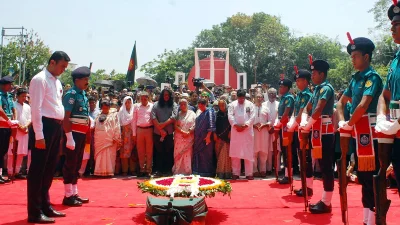 ডা. জাফরুল্লাহ চৌধুরীর প্রতি শ্রদ্ধা নিবেদন। ছবি: সংগৃহীত