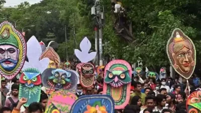 বাংলা নতুন বছরকে স্বাগত জানাতে আয়োজনের ত্রুটি নেই পশ্চিমবঙ্গে।