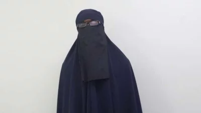 আফ্রিকার দেশ কেনিয়ায় বোরকা পরে নারীদের দাবা প্রতিযোগিতায় অংশ নেওয়ার অভিযোগে এক যুবককে গ্রেফতার করা হয়েছে। 