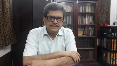 লেখক-প্রকাশক ত্রিদিব চট্টোপাধ্যায় এই আড্ডাকেই গুরুত্ব দিলেন।