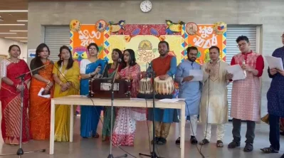 কখনো কবিতা কখনো গান এবং নাচে মিলনায়তন মেতে ওঠে