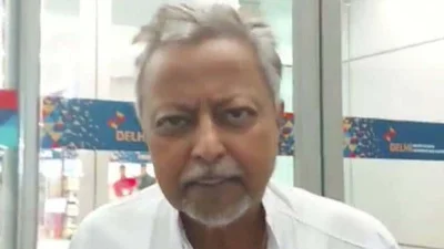 পরে তাকে দিল্লি বিমানবন্দরে দেখা যায়।