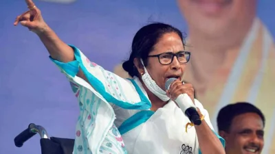 তৃণমূল কংগ্রেসের প্রধান নেত্রী সবসময়েই মমতা ব্যানার্জীই ছিলেন, কিন্তু তার ভূমিকা আন্দোলনের নেত্রী হিসেবে।