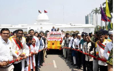 সর্বোচ্চ সম্মান দিয়ে রাজসিক বিদায়ী মুহূর্তে সদ্য সাবেক রাষ্ট্রপতি মো. আবদুল হামিদ। ছবি: ফোকাস বাংলা