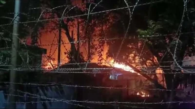 কলকাতার পূর্ব শহরতলির বিধাননগরের সল্টলেক এলাকার ফাল্গুনী বাজারের একটি বস্তিতে অগ্নিকাণ্ডের ঘটনা ঘটেছে।