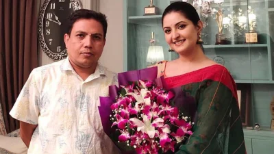 নির্মাতা অরণ্য আনোয়ার ও পরীমণি। ছবি: সংগৃহীত
