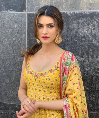 অভিনেত্রী কৃতি শ্যানন। সংগৃহীত ছবি